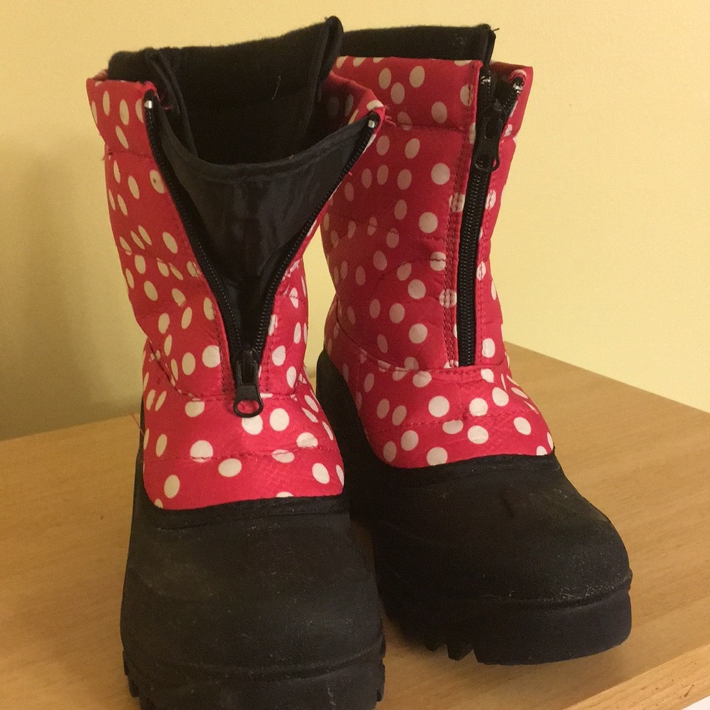 Girls sz 5 Itasca boots. UEC. Removable liner